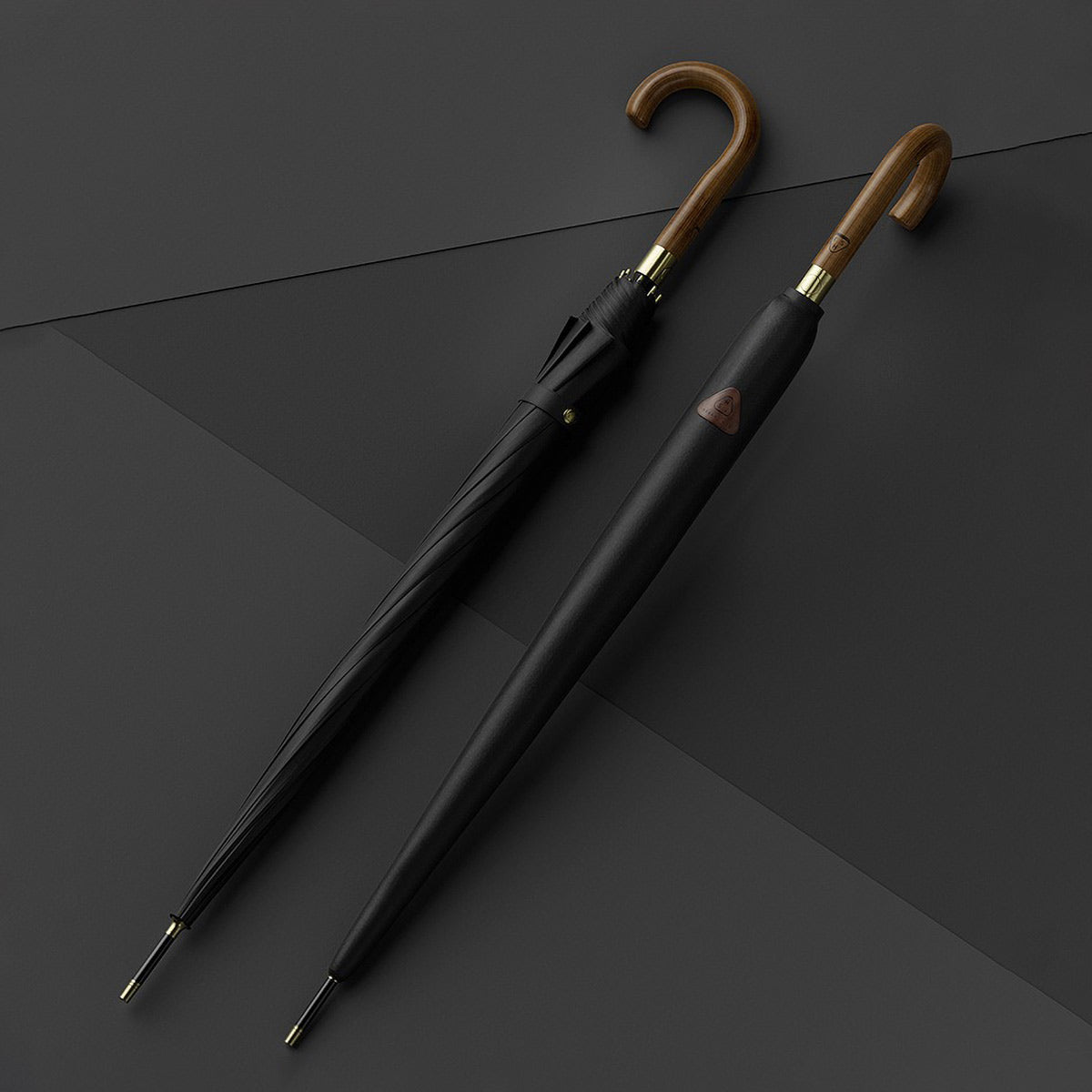 Luxurious wooden handle umbrella: Elegant Classic for professionals